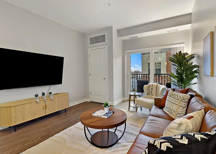 Apartamento Downtown Luxury Near Metra & O'hare With Pool, Gym, Parking & Theater Elmhurst