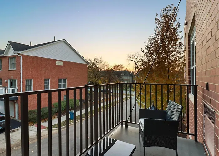 Downtown Luxury Near Metra & O'hare With Pool, Gym, Parking & Theater Apartamento Elmhurst