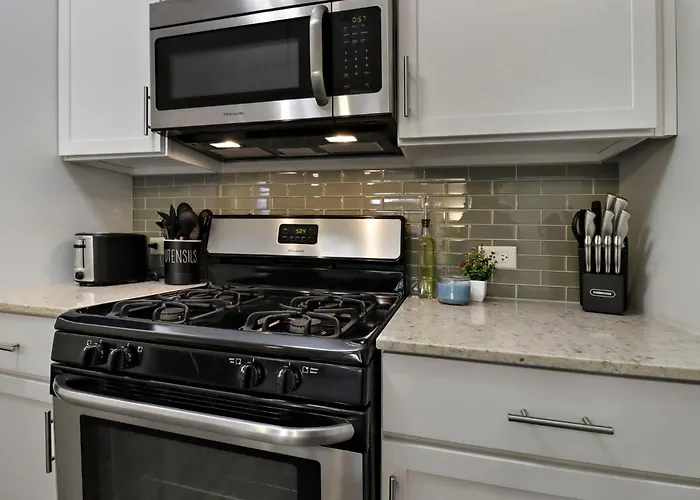Apartamento Downtown Luxury Near Metra & O'hare With Pool, Gym, Parking & Theater Elmhurst
