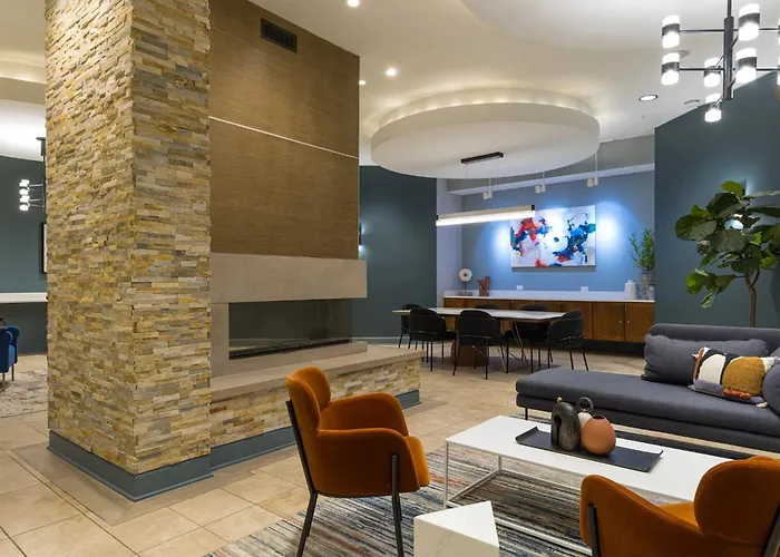Downtown Luxury Near Metra & O'hare With Pool, Gym, Parking & Theater Elmhurst