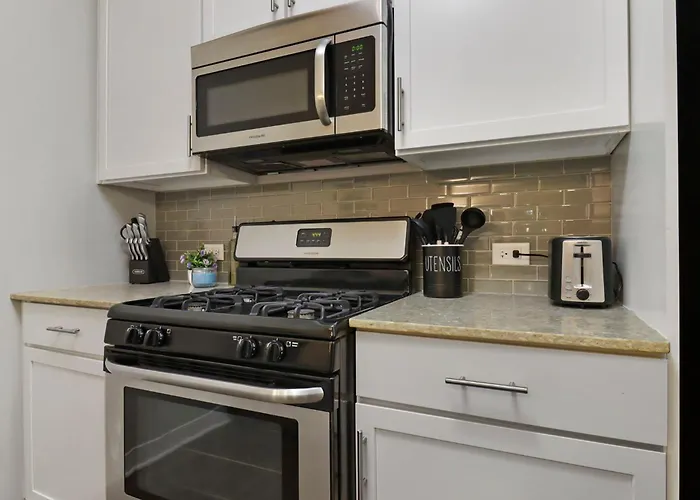 Apartamento Downtown Luxury Near Metra & O'hare With Pool, Gym, Parking & Theater Elmhurst