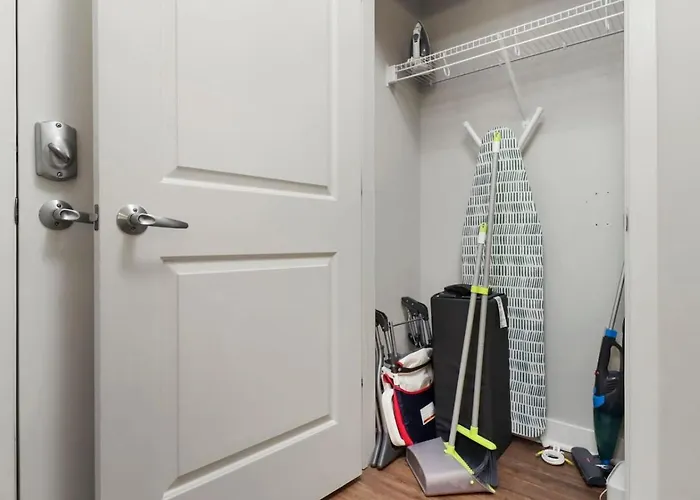 Downtown Luxury Near Metra & O'hare With Pool, Gym, Parking & Theater Apartamento Elmhurst